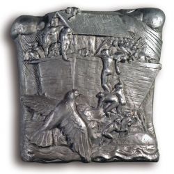 Arche, Detail,  2003, Aluguß, H. 110 cm, Schriftgestaltung Susanne Theumer